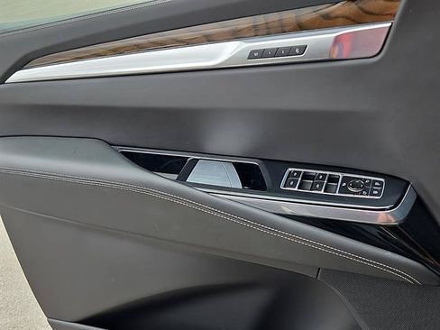 Used 2025 Cadillac Escalade Sport Platinum w/ LPO, Floor Liner Package AWD/4WD image 13