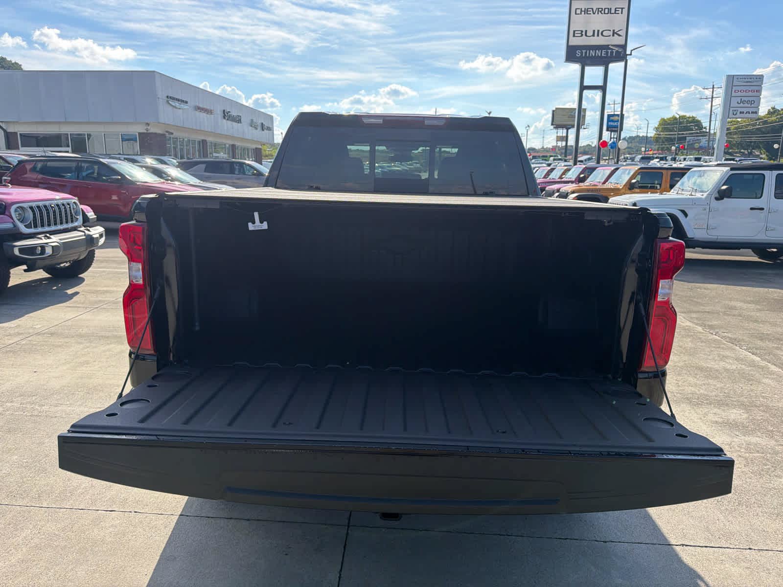 New 2026 Chevrolet Silverado 1500 LT Trail Boss w/ LT Trail Boss Premium Package AWD/4WD image 9