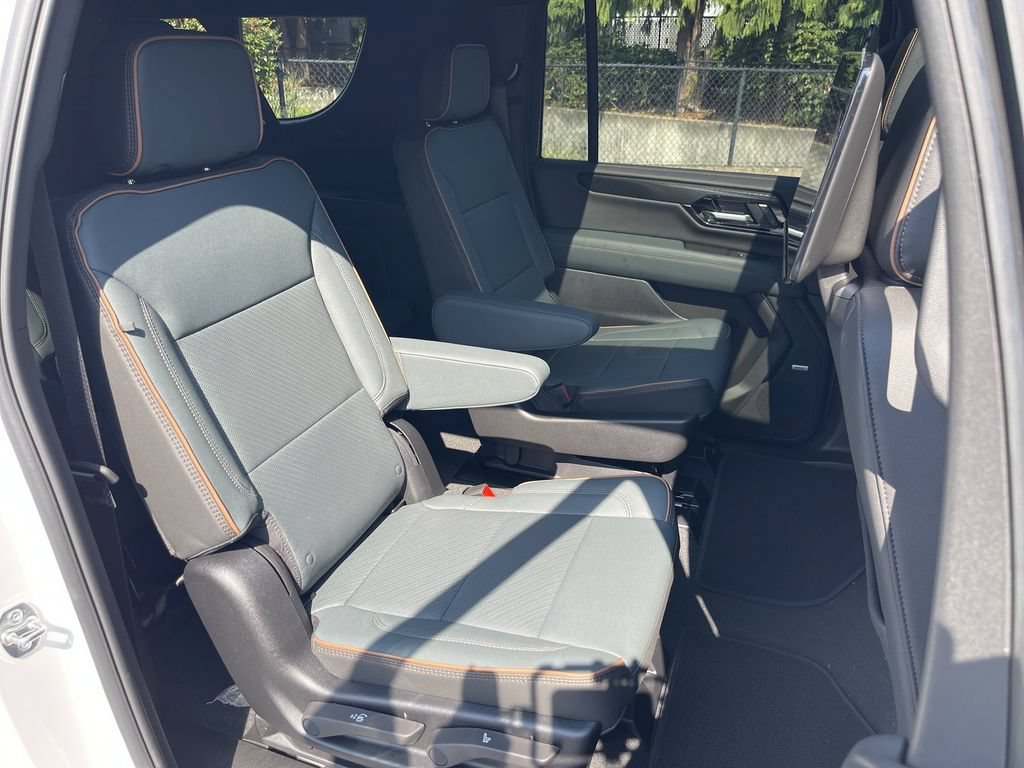 New 2026 GMC Yukon XL AT4 w/ AT4 Premium Plus Package AWD/4WD image 28