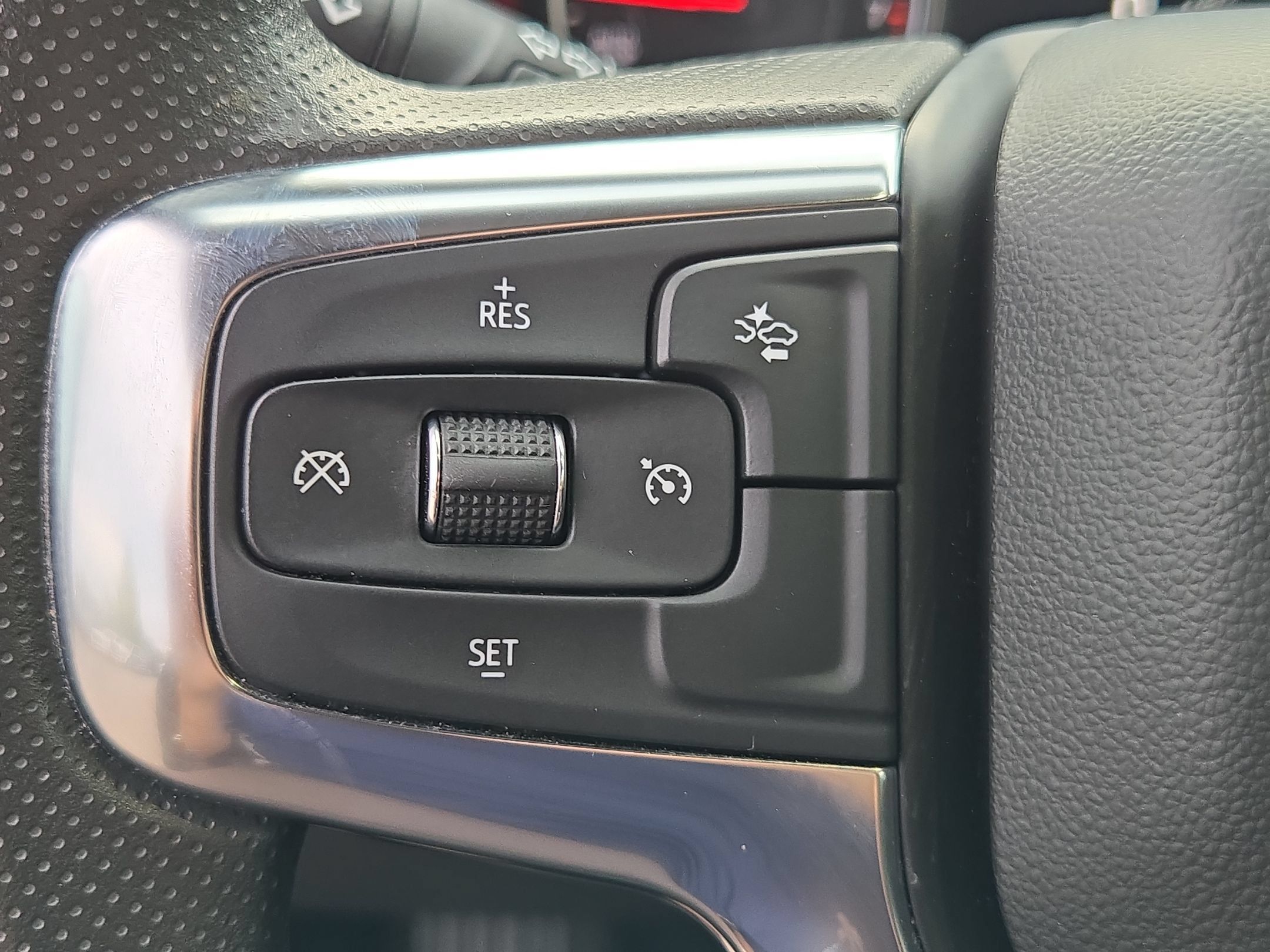 Used 2025 Chevrolet Blazer LT FWD image 28