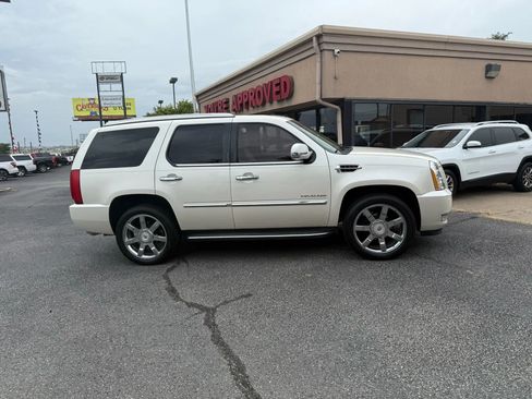 Used 2012 Cadillac Escalade Luxury w/ Livery Package image 4