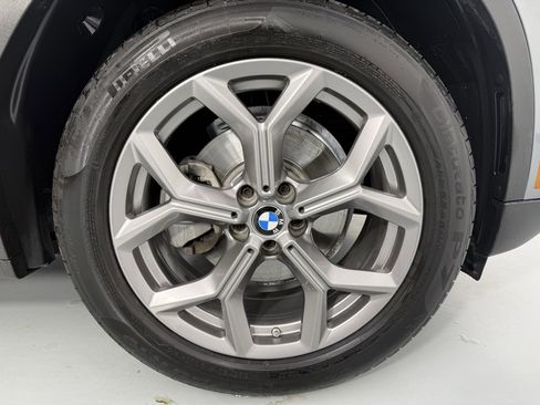 Used 2024 BMW X3 xDrive30i w/ Premium Package w/ZPA image 7