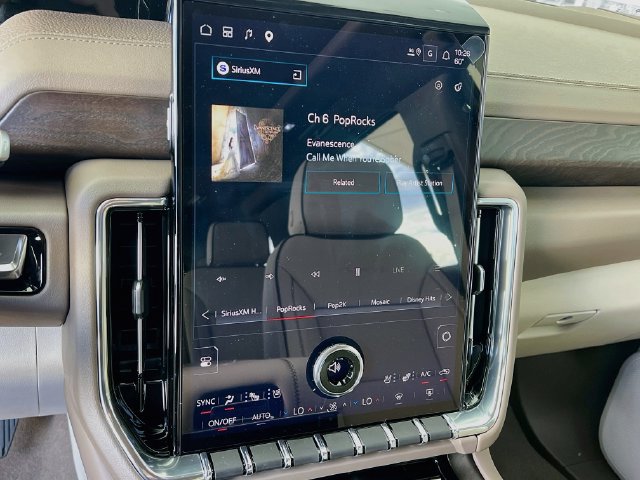 New 2027 GMC Yukon Denali w/ Sun & Power Step Package RWD image 10