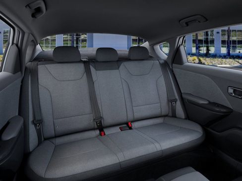 New 2025 Kia K4 LXS image 16
