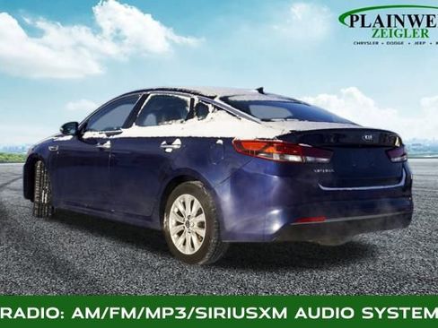 Used 2018 Kia Optima S w/ Panoramic Sunroof Package image 2