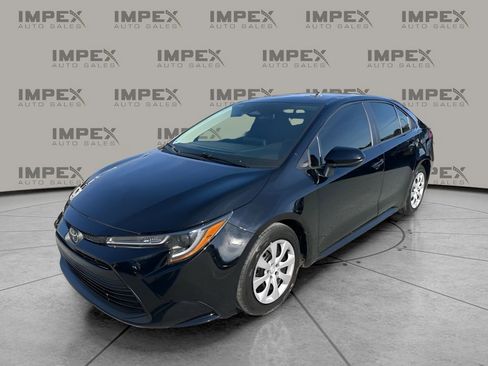 Used 2023 Toyota Corolla LE image 1