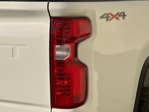 Used 2024 Chevrolet Silverado 2500 LT image 36