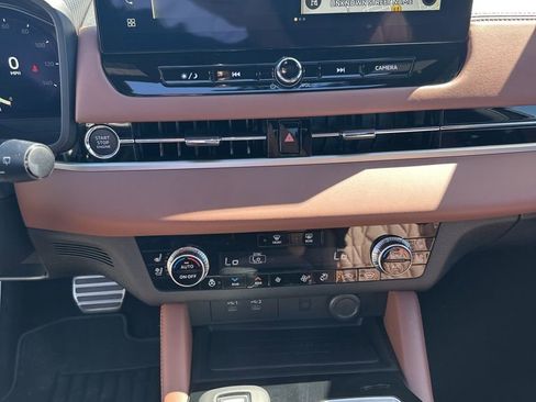 Used 2025 Mitsubishi Outlander SEL AWD/4WD image 29