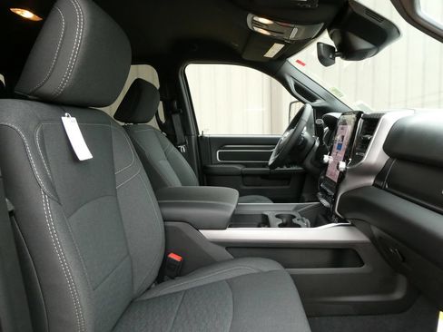 New 2026 RAM 2500 Big Horn AWD/4WD image 11