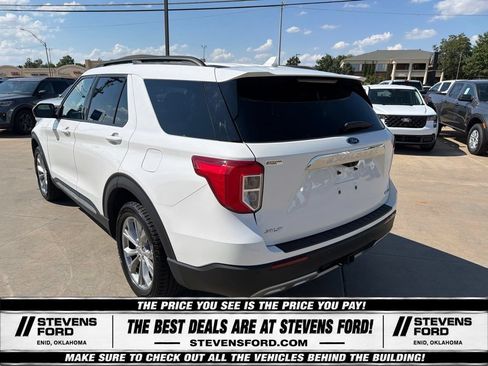 Used 2023 Ford Explorer XLT w/ Equipment Group 202A AWD/4WD image 12