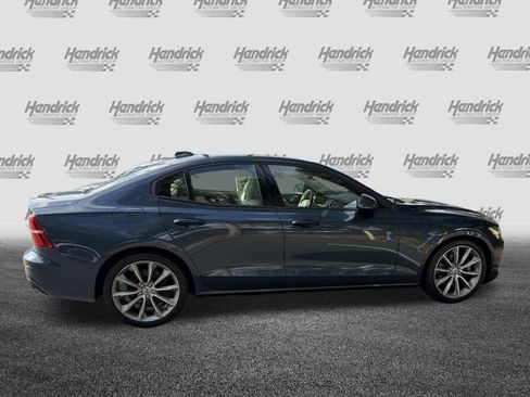 Used 2020 Volvo S60 T5 Momentum FWD image 10
