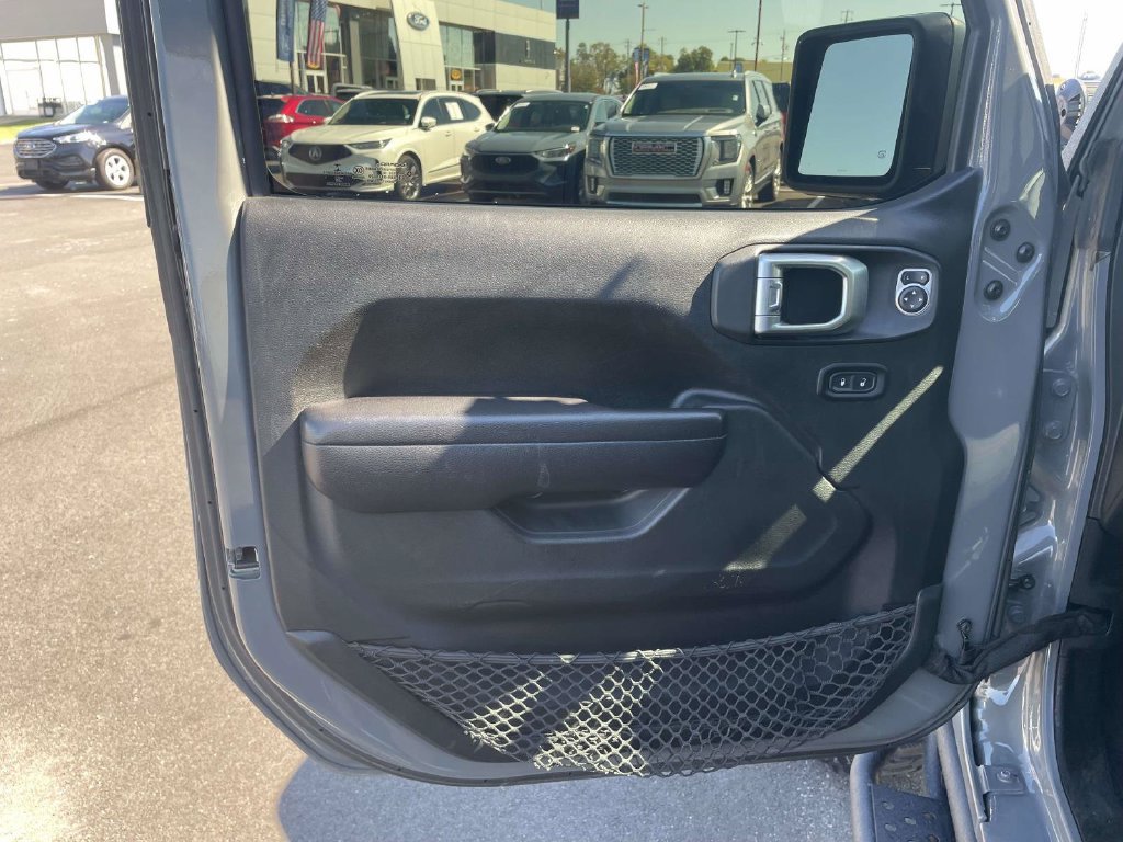 Used 2018 Jeep Wrangler Unlimited Rubicon AWD/4WD image 15