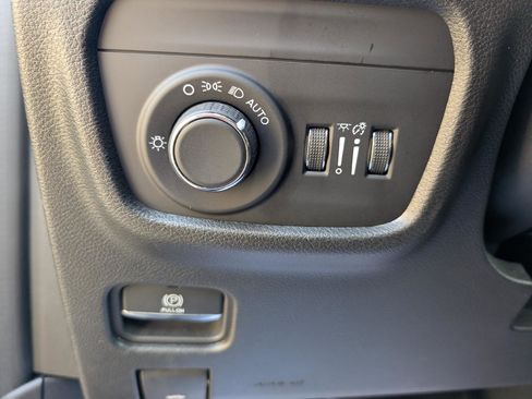 Used 2024 Jeep Grand Cherokee L Laredo image 19