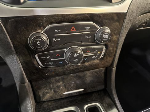 Used 2021 Chrysler 300 Touring L image 19