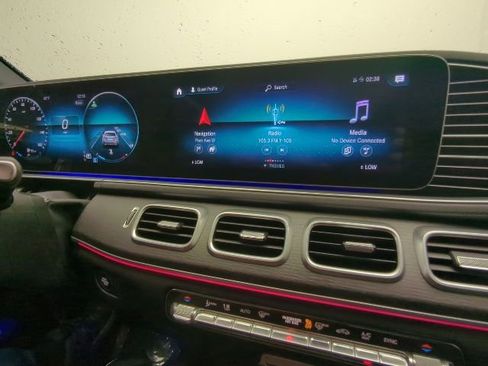 Used 2022 Mercedes-Benz GLE 350 4MATIC image 16