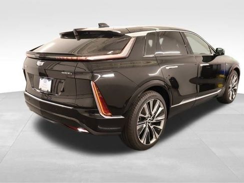 New 2026 Cadillac Lyriq Signature Luxury image 2