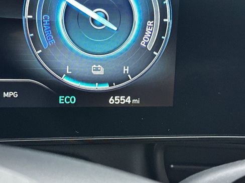 Certified 2025 Hyundai Elantra SEL image 28