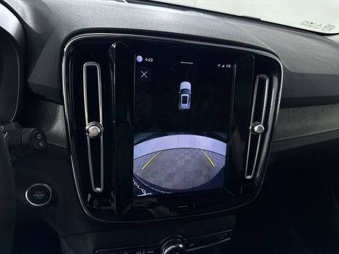 Used 2023 Volvo XC40 B5 Plus AWD/4WD image 15