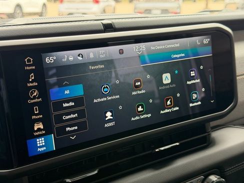 Used 2024 Jeep Wrangler Sahara image 34