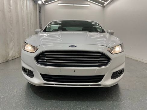 Used 2016 Ford Fusion SE FWD image 3