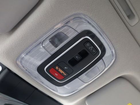 Used 2025 Hyundai Elantra Limited image 28