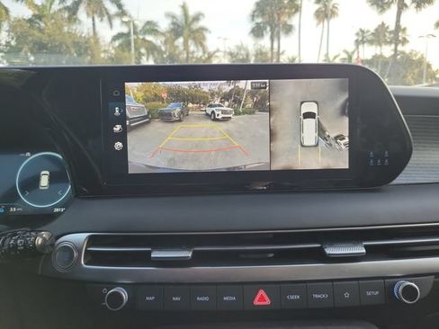 Used 2024 Hyundai Palisade Limited FWD image 21