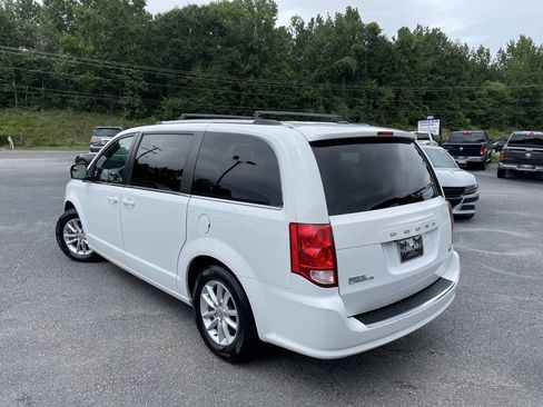Used 2019 Dodge Grand Caravan SXT image 5