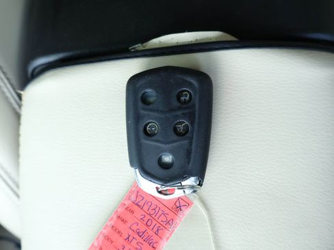 Used 2018 Cadillac XT5 Luxury w/ Driver Awareness Package image 20