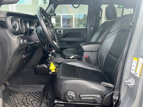 Used 2019 Jeep Wrangler Unlimited Sahara AWD/4WD image 23