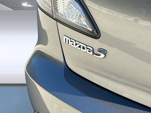 Used 2010 MAZDA MAZDA3 i Touring image 22