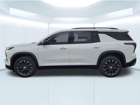 New 2026 Chevrolet Traverse LT w/ Sun and Wheel Package image 2