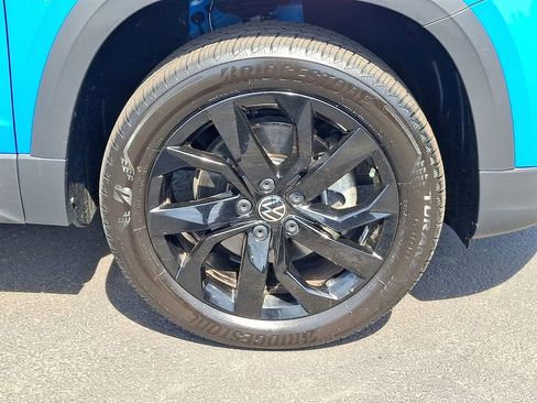 Certified 2023 Volkswagen Taos SE w/ Black Wheel Package AWD/4WD image 8