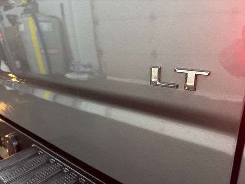Used 2024 Chevrolet Silverado 1500 LT image 12