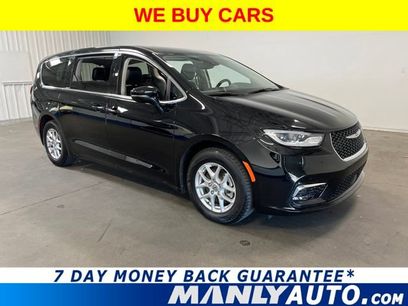 Used 2024 Chrysler Pacifica Touring-L
