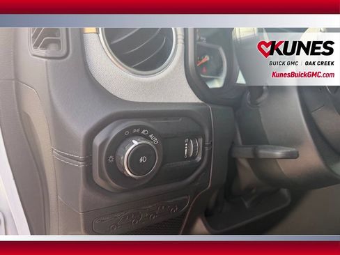 Used 2025 Jeep Wrangler Unlimited Sahara AWD/4WD image 13