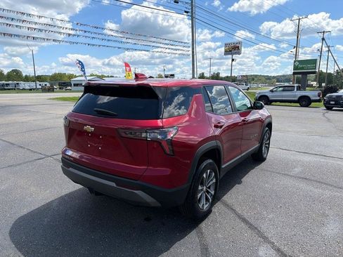 Used 2025 Chevrolet Equinox LT AWD/4WD image 5