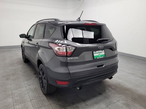 Used 2018 Ford Escape SE w/ SE Sport Appearance Package image 5