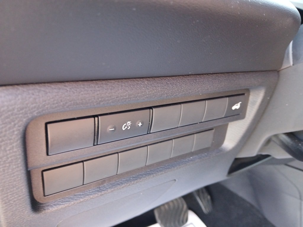 Used 2024 Mitsubishi Outlander SE Black Edition AWD/4WD image 28