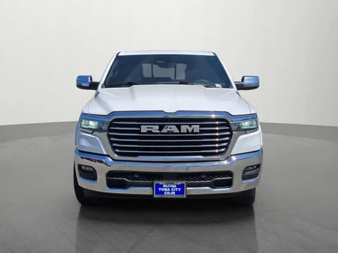 Used 2025 RAM 1500 Laramie AWD/4WD image 2