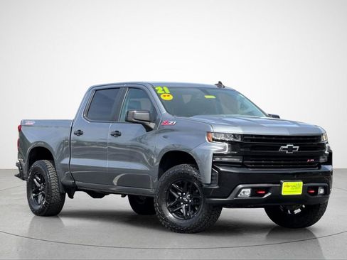 Used 2021 Chevrolet Silverado 1500 LT Trail Boss w/ Convenience Package II image 2