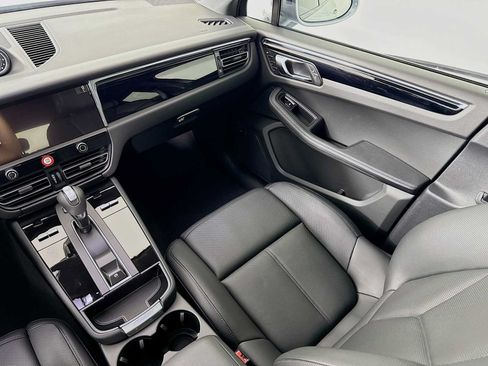 New 2026 Porsche Macan AWD/4WD image 25