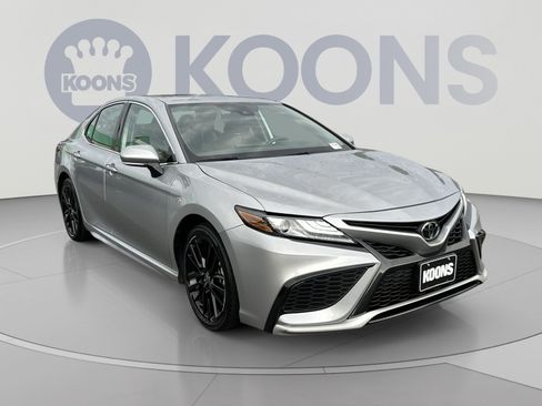 Used 2023 Toyota Camry XSE FWD image 2