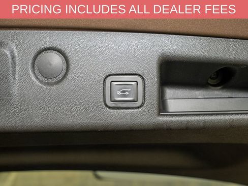 Used 2019 Chevrolet Equinox LT FWD image 6
