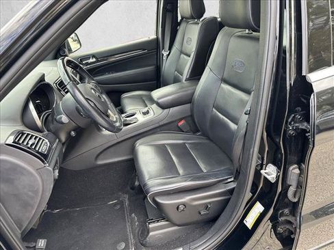Used 2020 Jeep Grand Cherokee Overland AWD/4WD image 12
