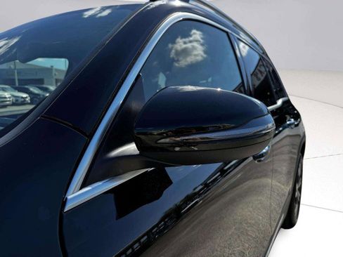 Used 2025 Mercedes-Benz GLB 250 image 12