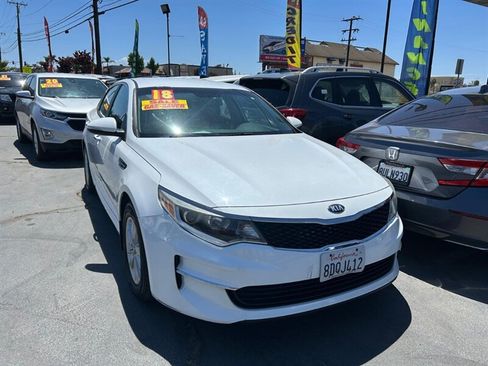 Used 2018 Kia Optima LX FWD image 4