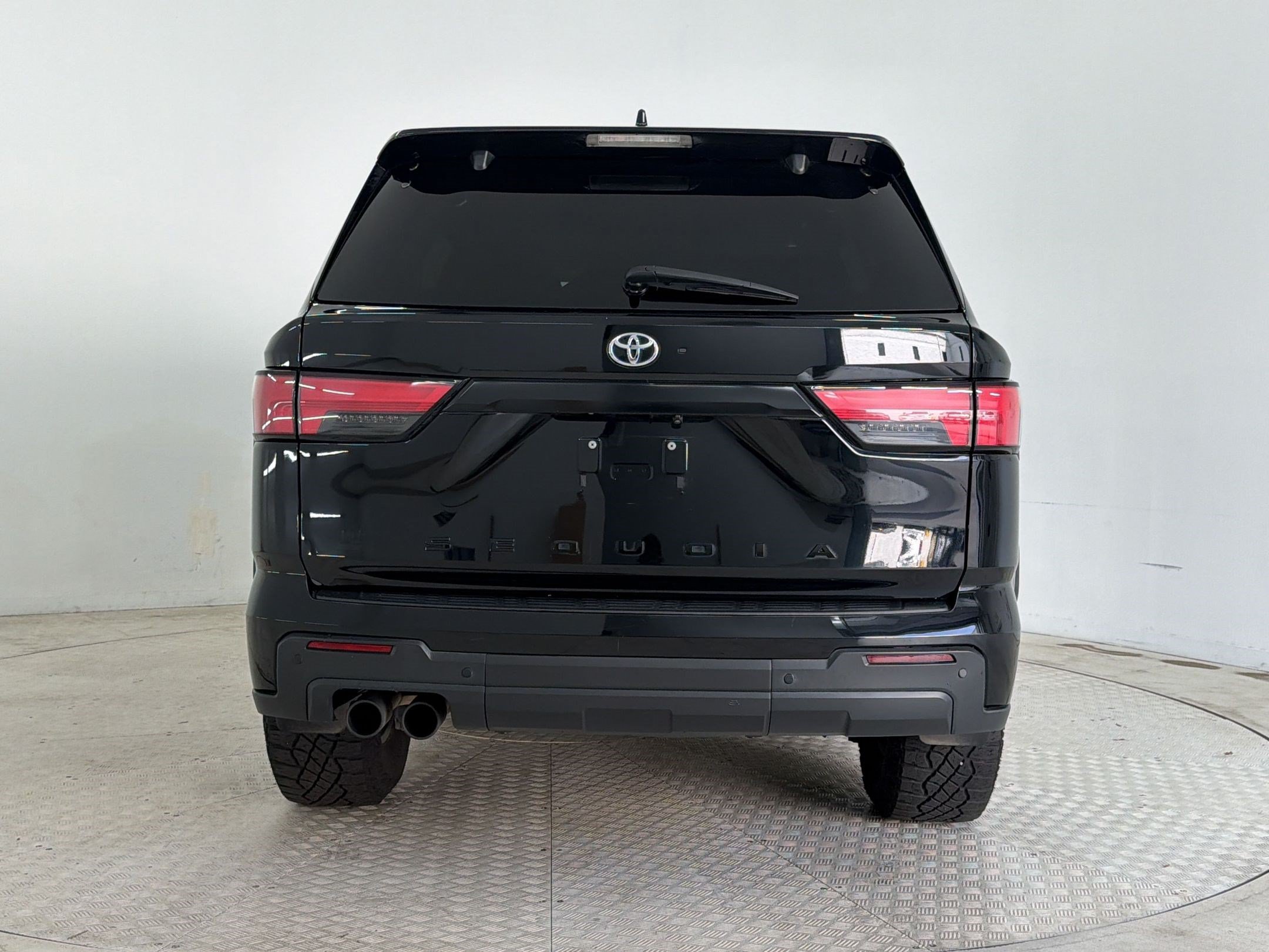 Used 2023 Toyota Sequoia TRD Pro AWD/4WD image 10