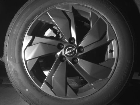 Used 2025 Nissan Rogue SV FWD image 15