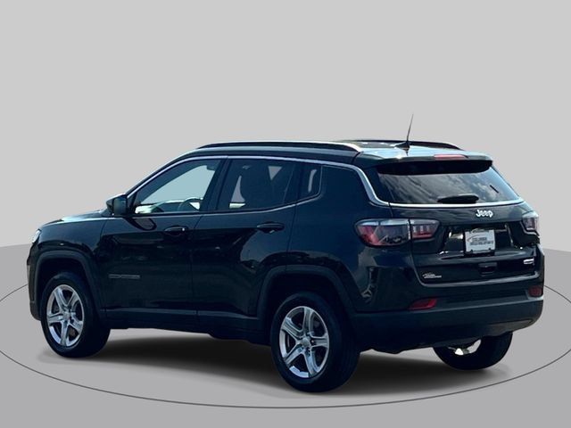 Used 2024 Jeep Compass Latitude AWD/4WD image 6