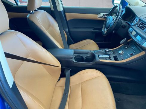 Used 2017 Lexus CT 200h image 13